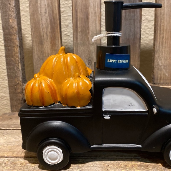 Halloween Pumpkin Truck Soap Dispenser, Halloween Lotion Pump, Farmhouse Truck - Picture 14 of 16